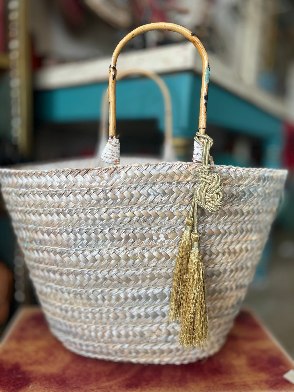 bag Palm fronds with wooden handles