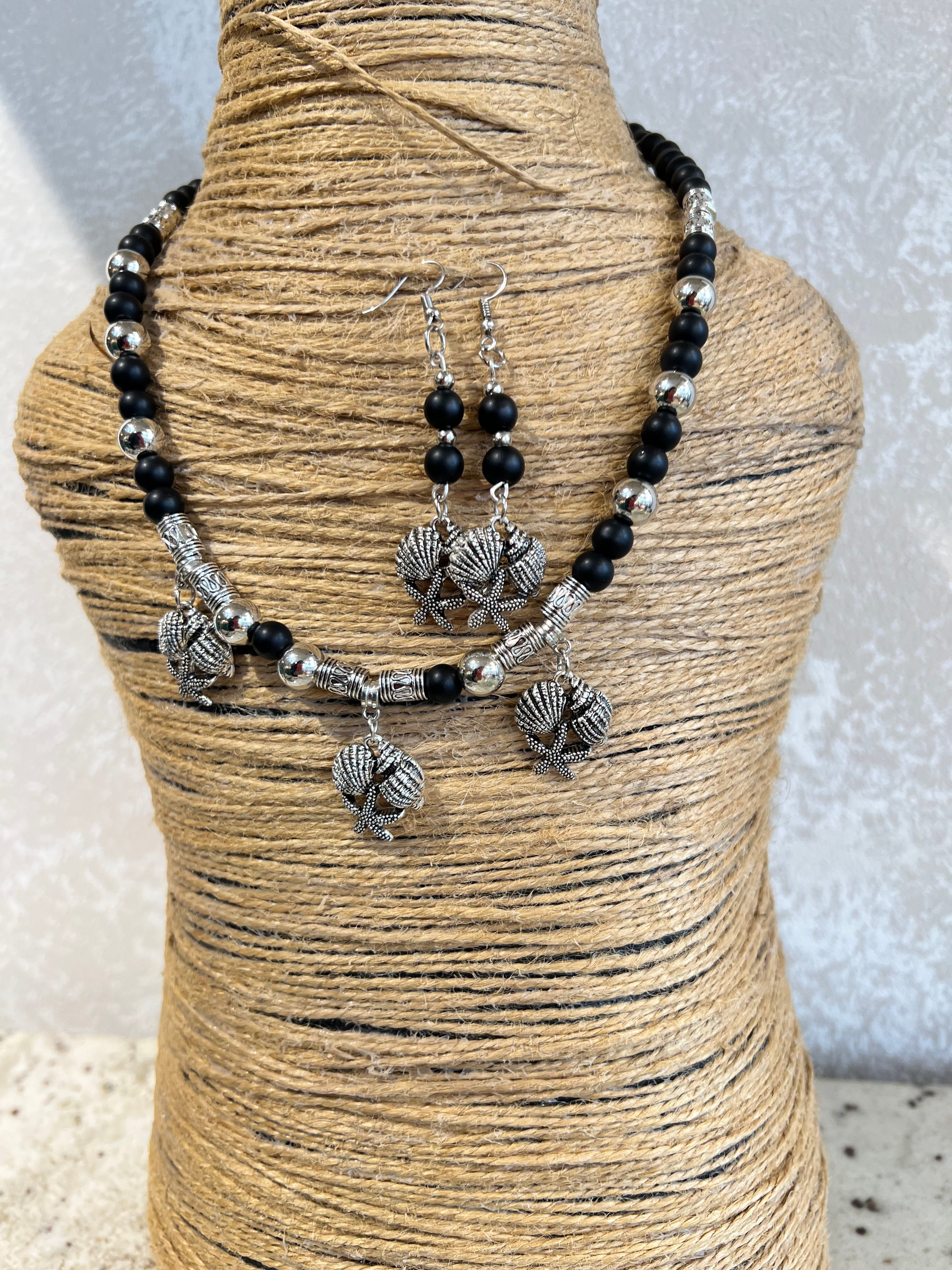 ورشة الحلى بالخرز Jewelry making workshop