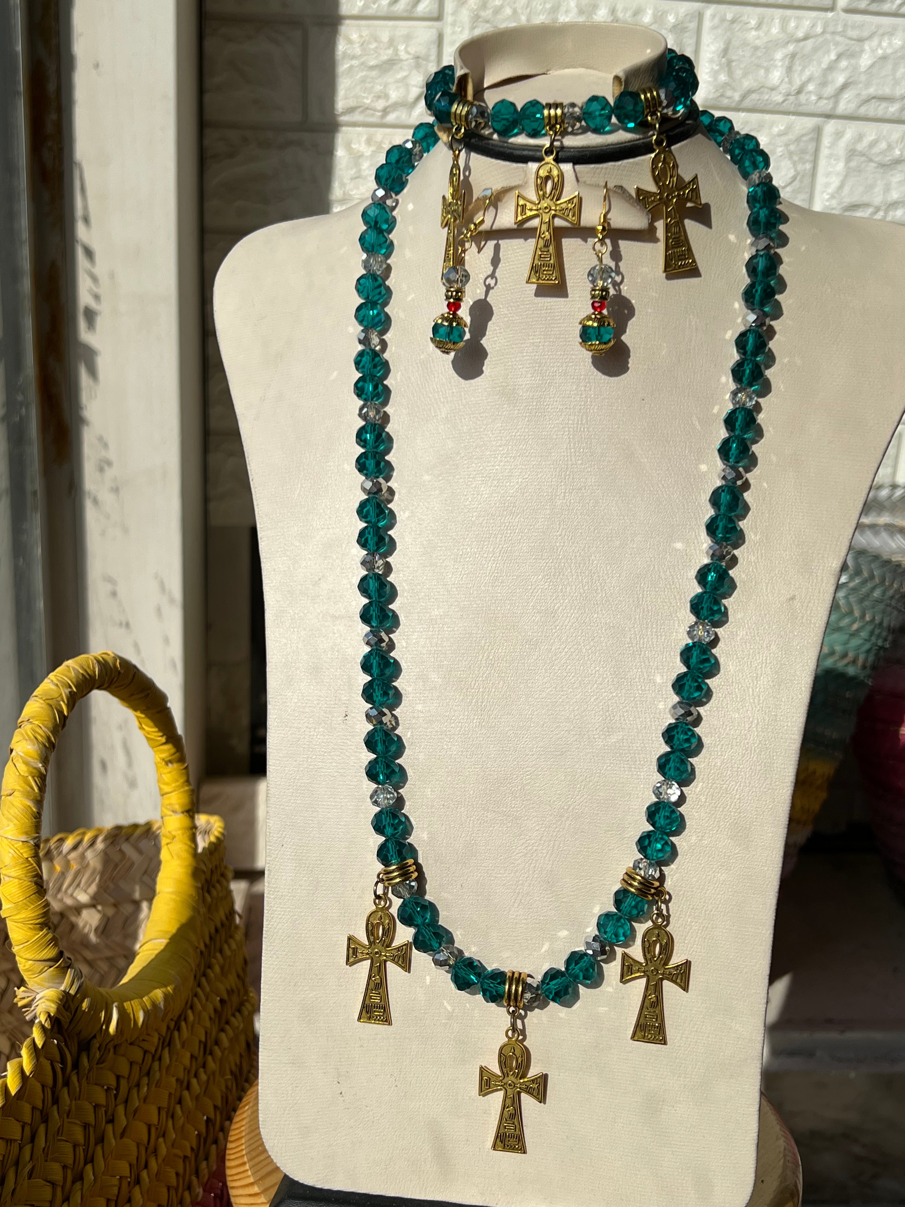 ورشة الحلى بالخرز Jewelry making workshop