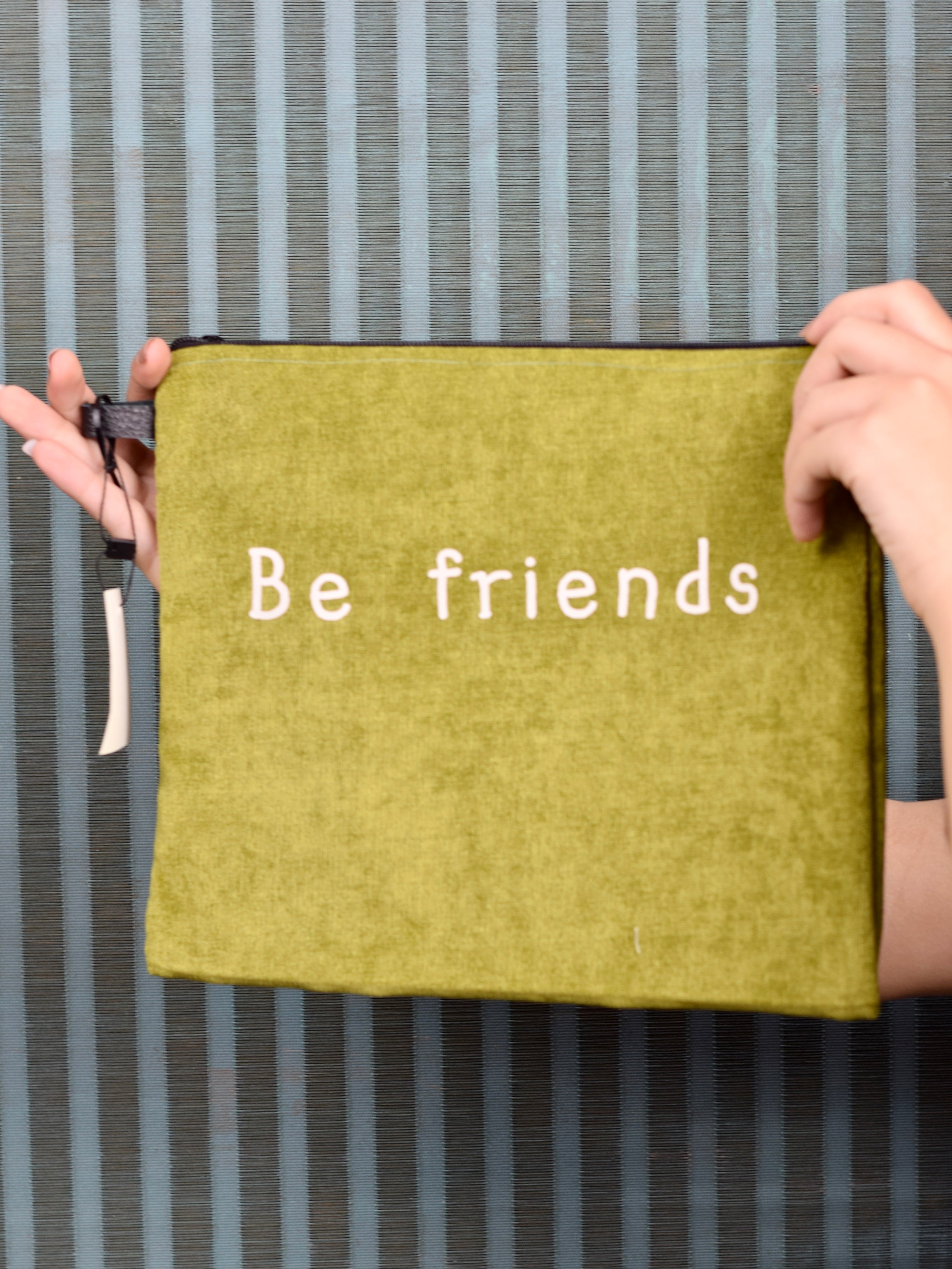 Pouch (Be friends)