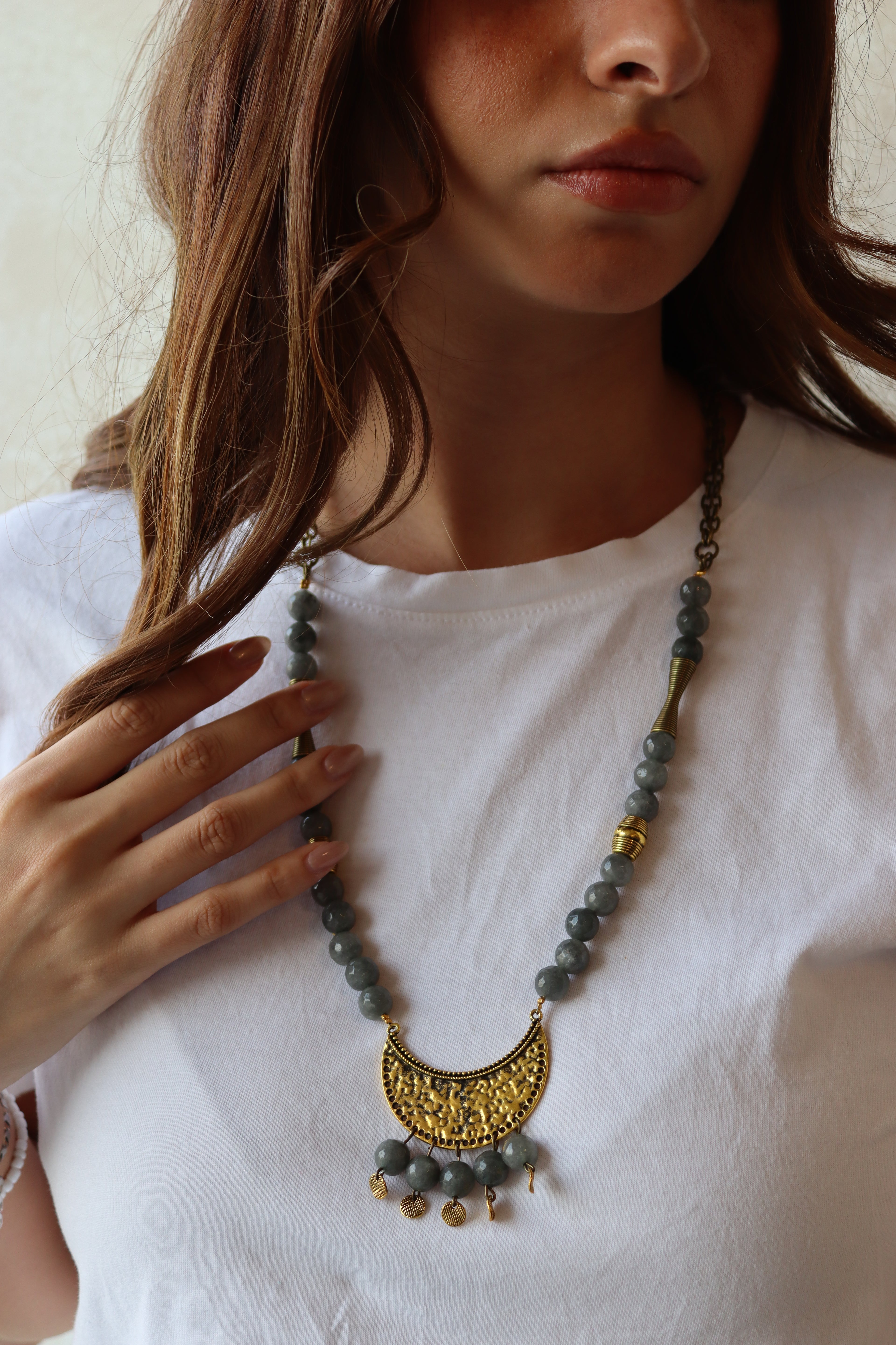 Midi - Grey Agate stones with oxidized gold accents necklace | Handmade jewelry