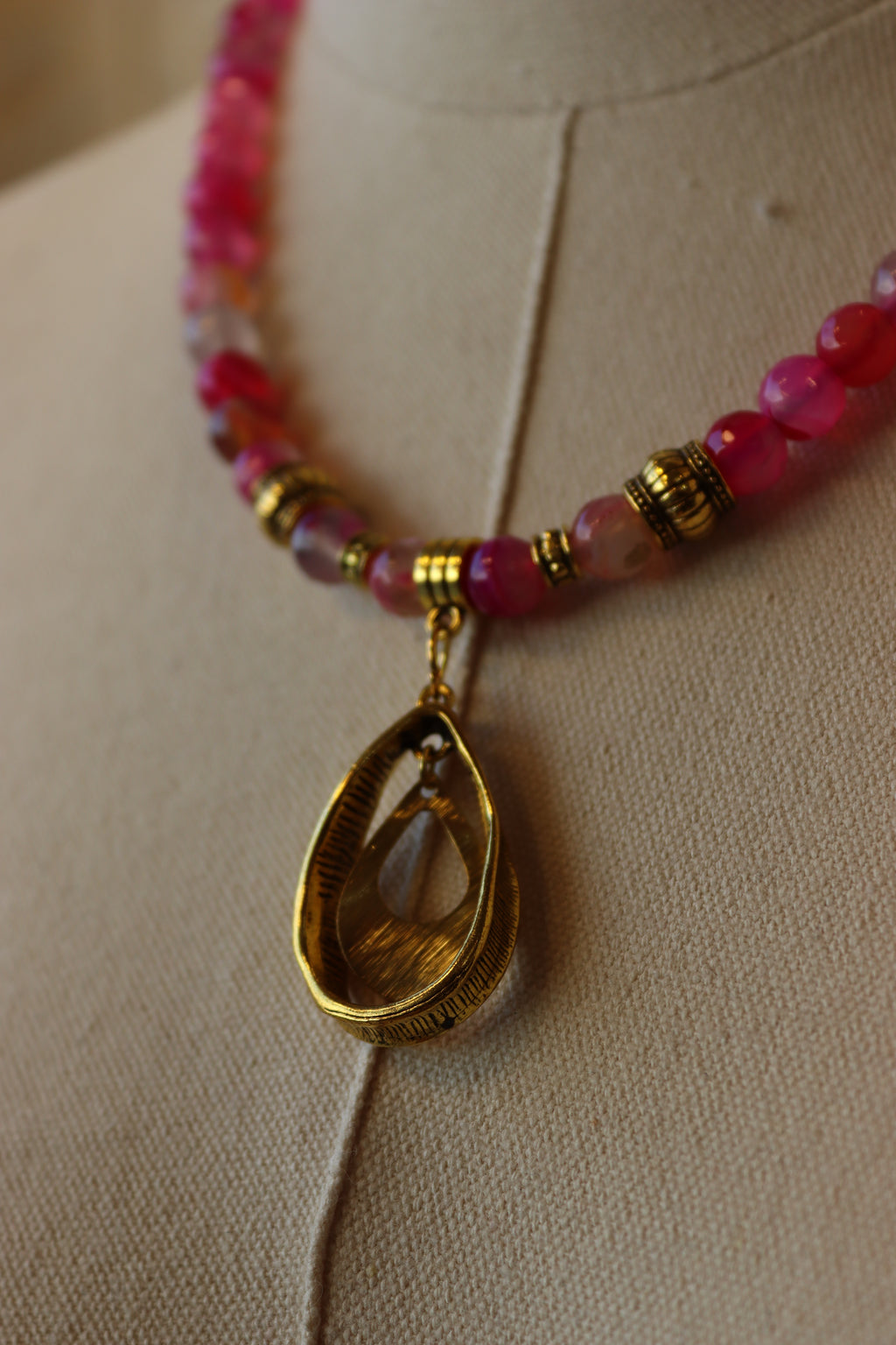 Pink Agate with gold accents necklace and bracelet Set | Handmade jewelry