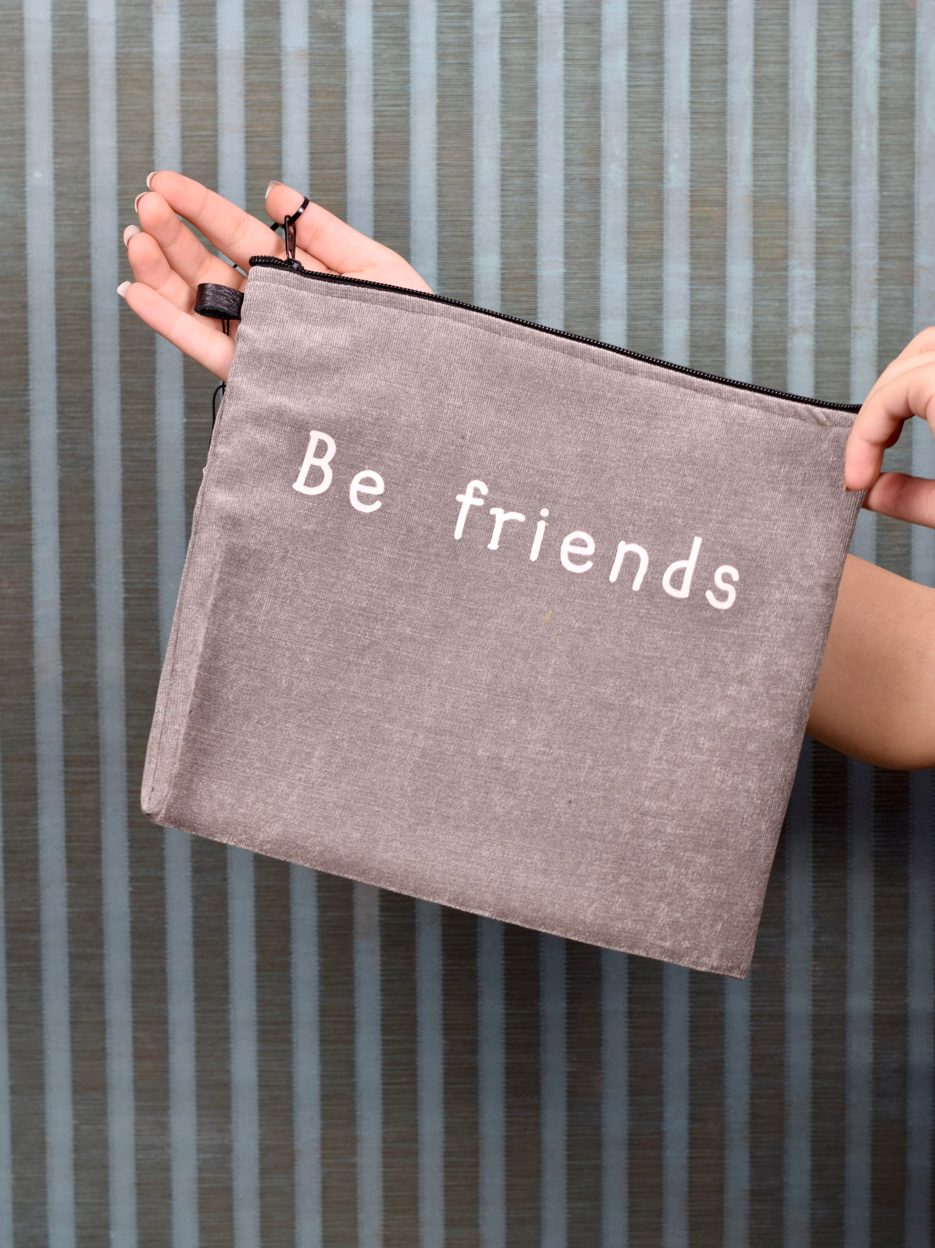 Pouch (Be friends)