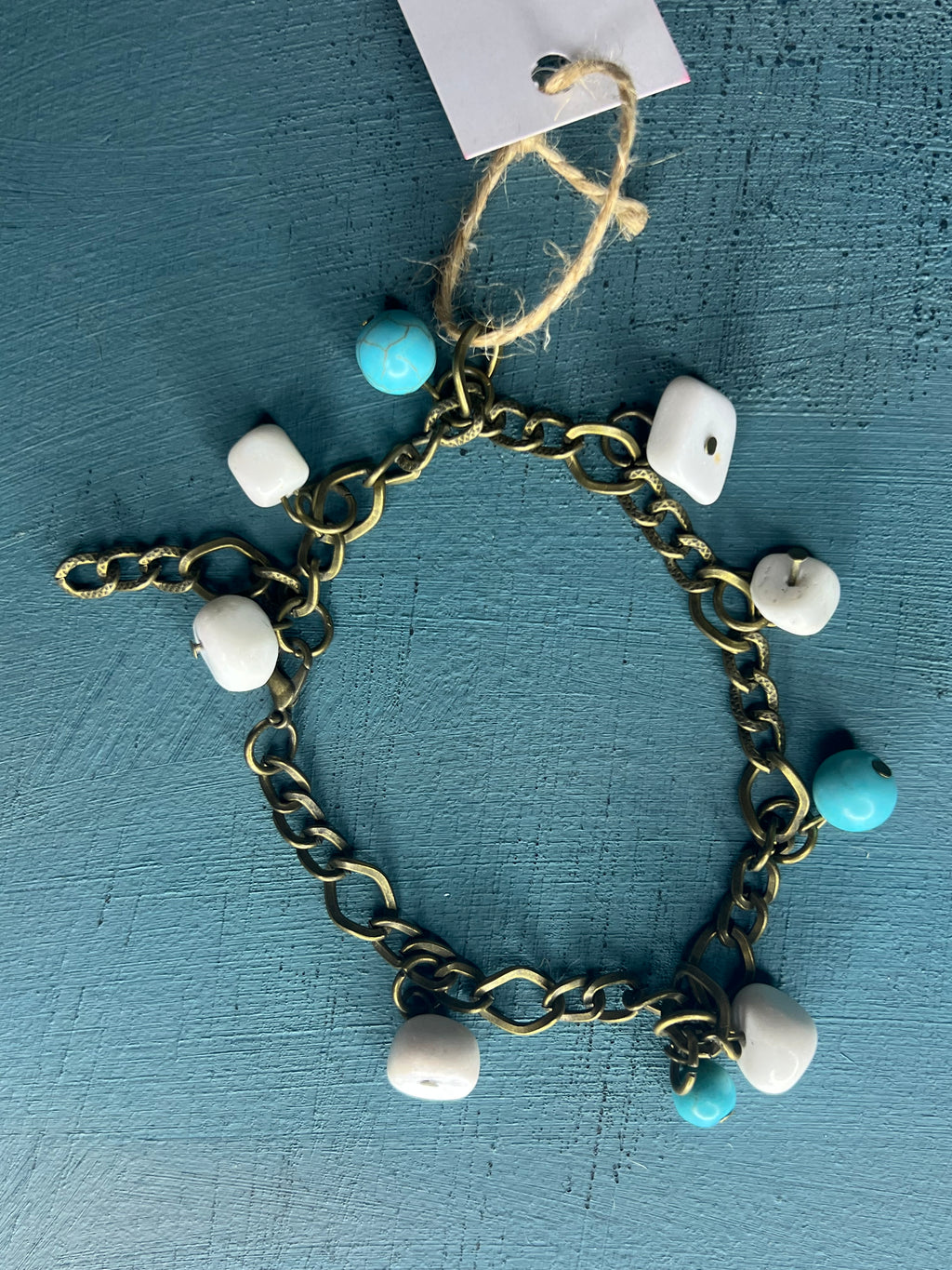 Oxidized copper turqoise x white chain bracelet