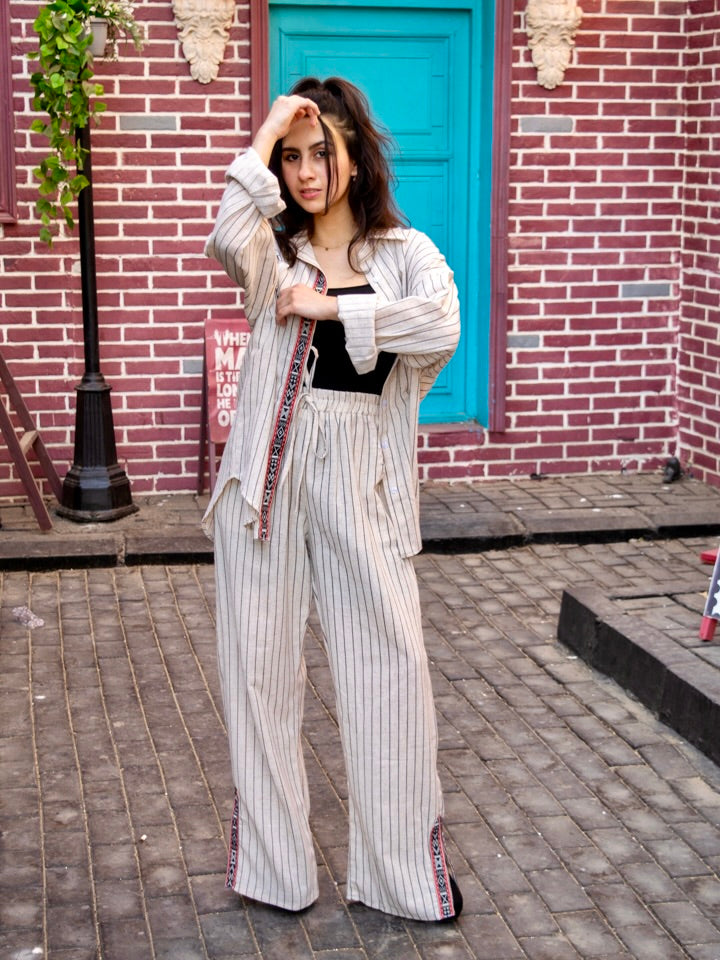 Beige stripped suit One Size