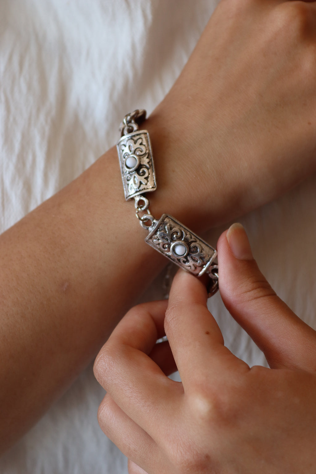 Whispers of Turath white Linked