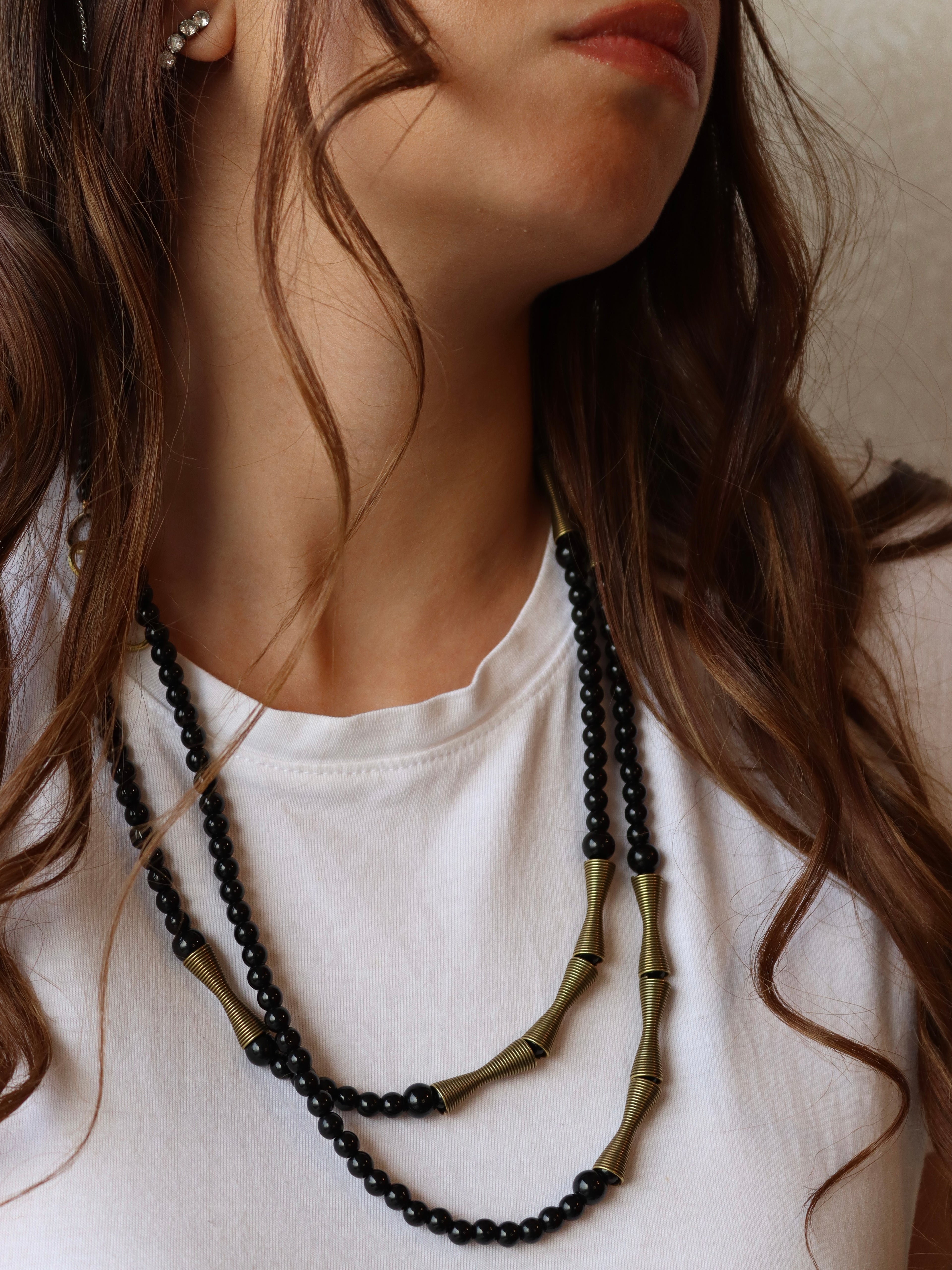 black beads & metal mobile chain