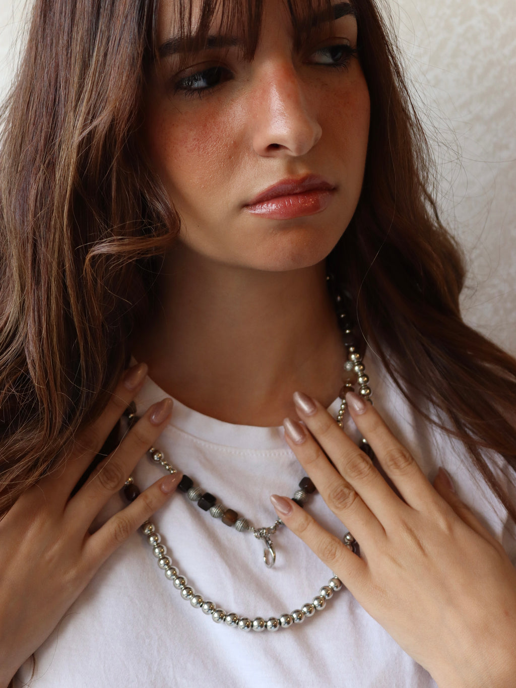 agate and silver metal mobile chain