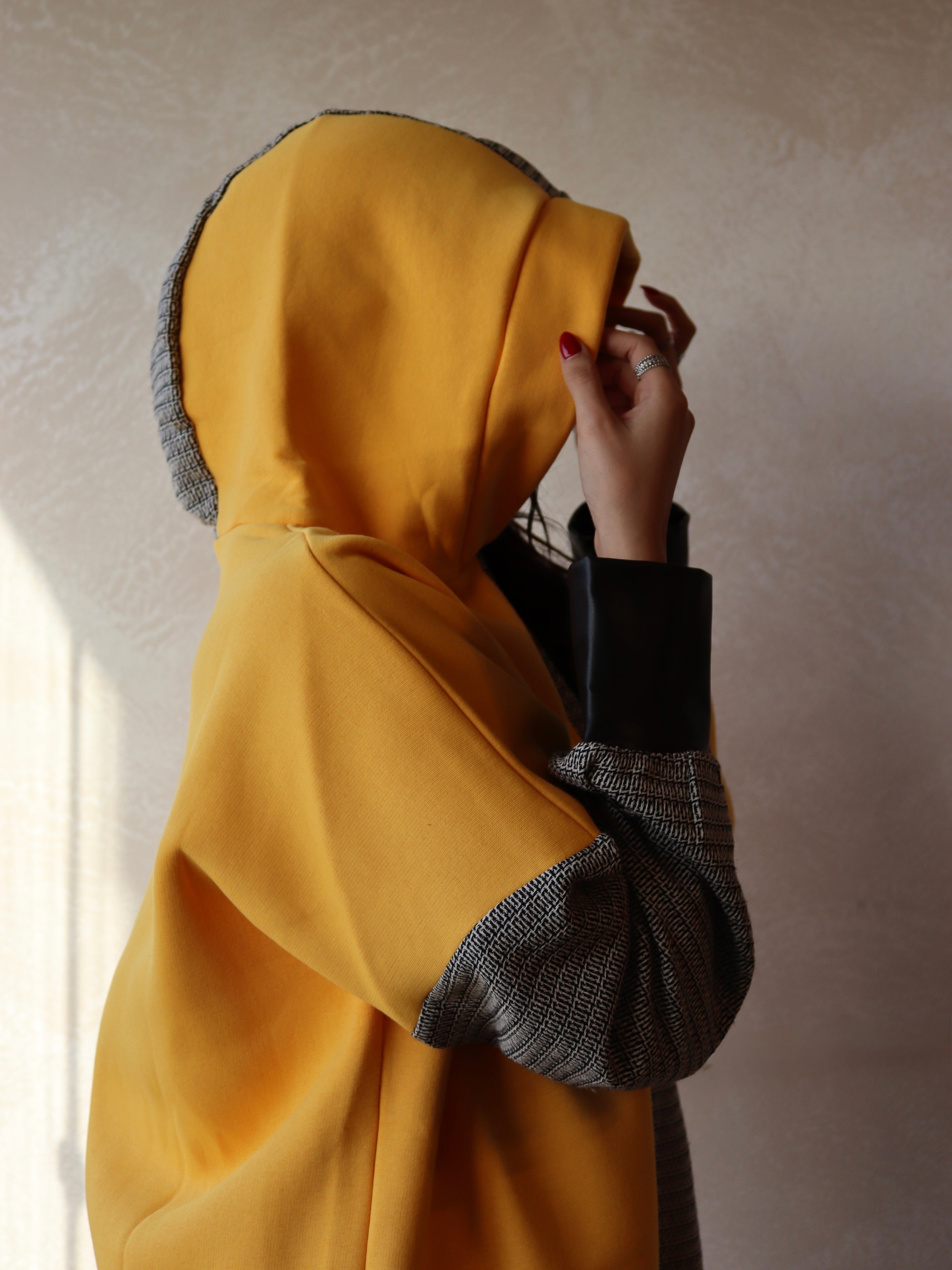 بلوزة صفراء*سوداء