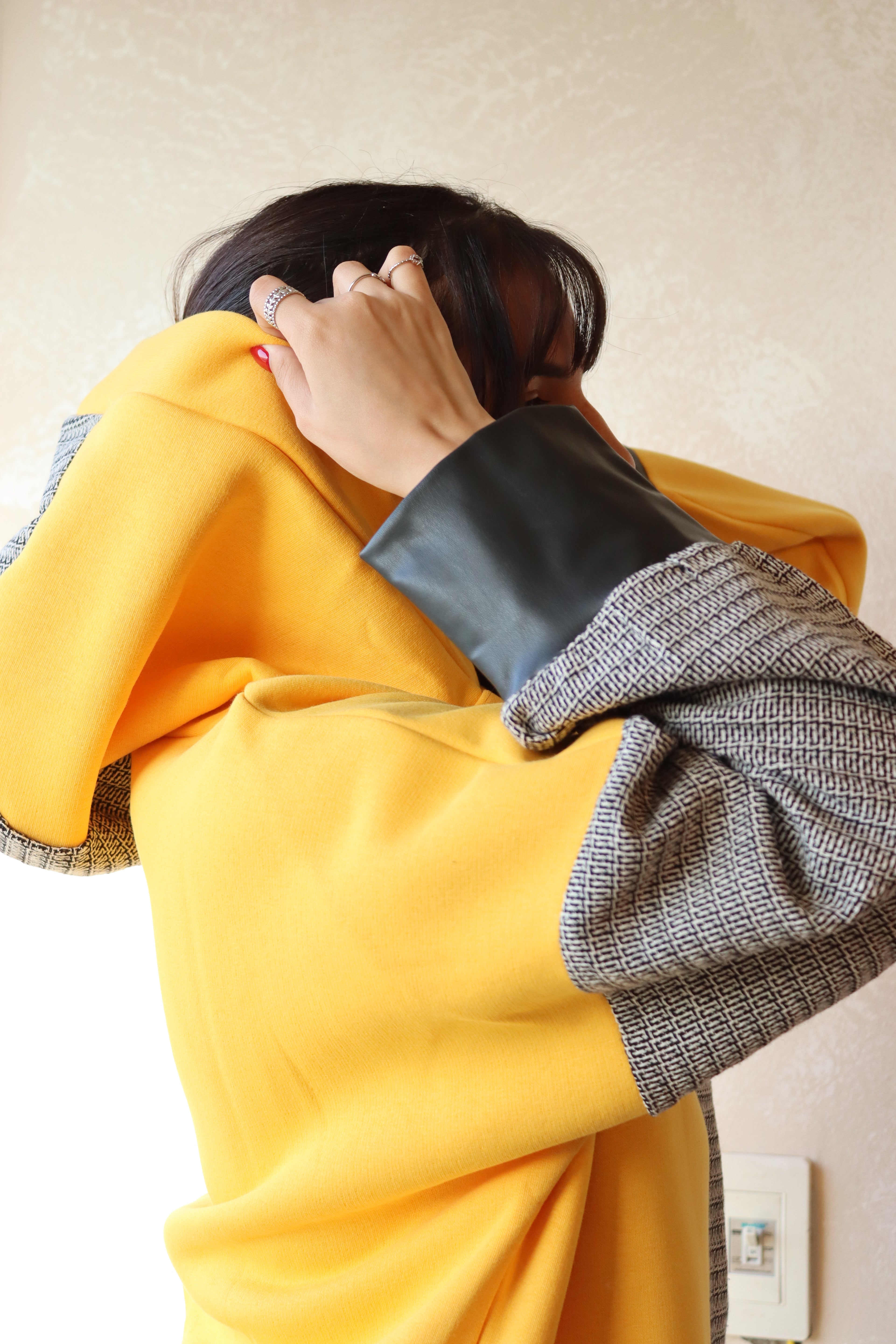 بلوزة صفراء*سوداء