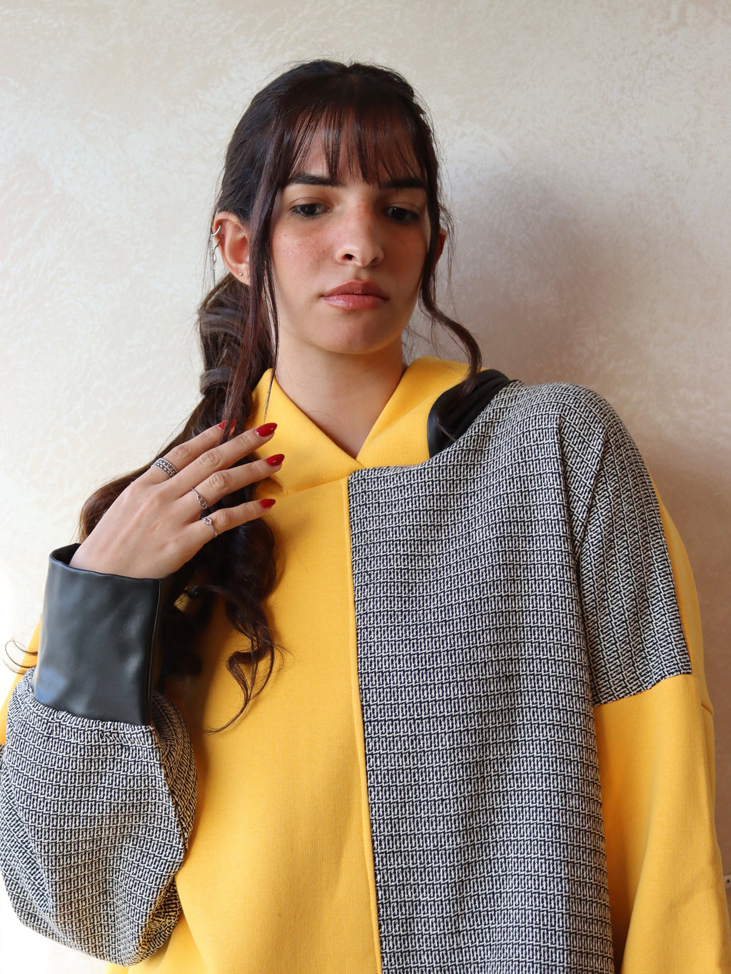 بلوزة صفراء*سوداء